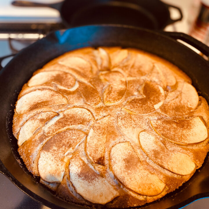 アップルシナモンコブラー スキレットで焼いた後