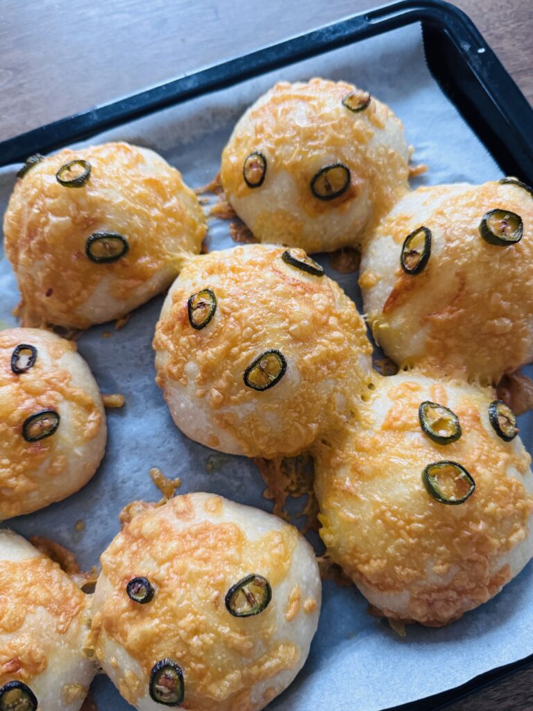 サワードウ ハラペーニョチェダーフォカッチャロール出来上がり