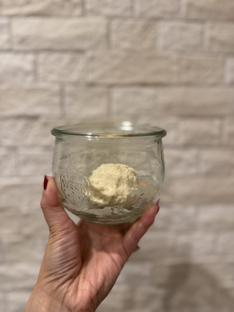 甘くて硬いスターター発酵前