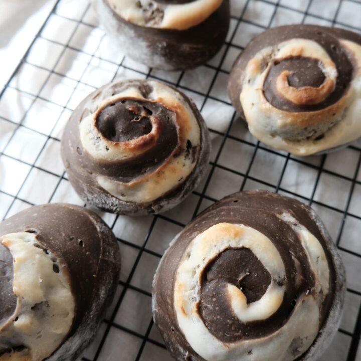 サワードウ ほうじ茶練乳ロール